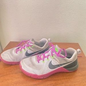 Nike Sneakers. 6.5M Metcon
